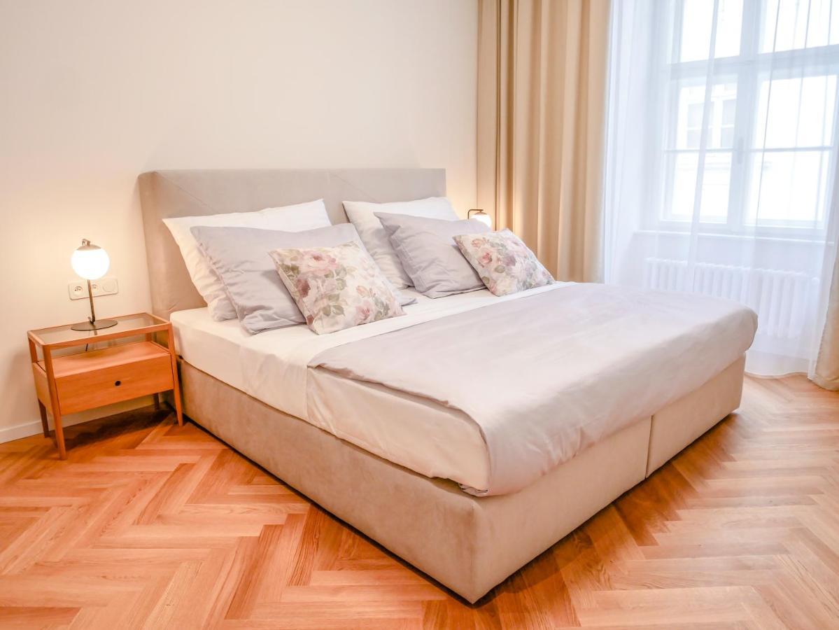 ברטיסלאבה Laurinska 1 Apartments מראה חיצוני תמונה